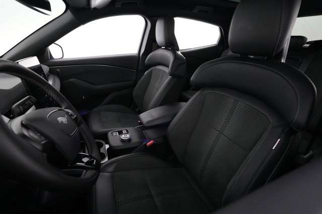 2023 Ford Mustang Mach-E — photo 3 of 26
