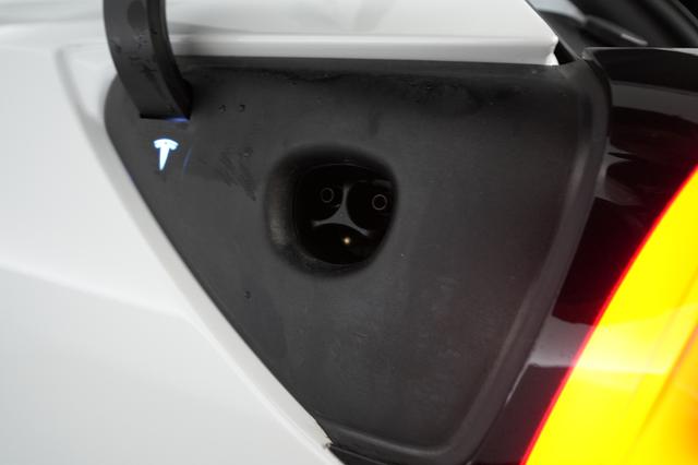 2021 Tesla Model 3 — photo 8 of 26