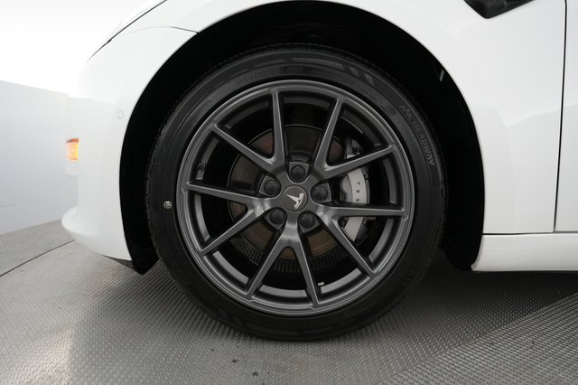 2021 Tesla Model 3 — photo 15 of 26