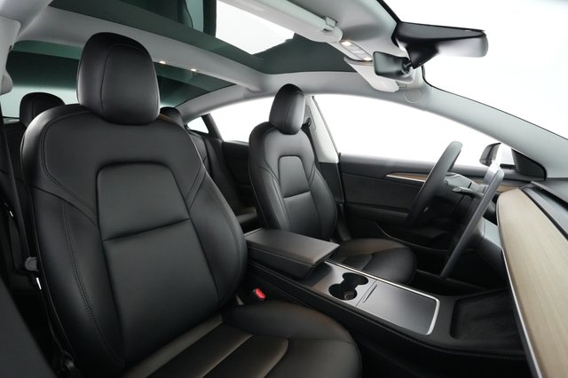 2021 Tesla Model 3 — photo 18 of 26