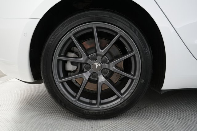 2021 Tesla Model 3 — photo 16 of 26