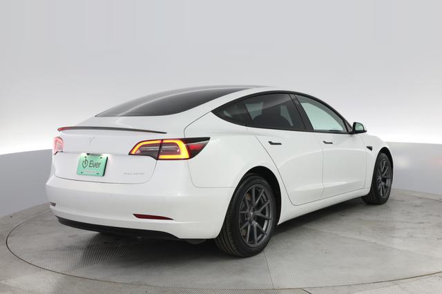 2021 Tesla Model 3 — photo 2 of 26