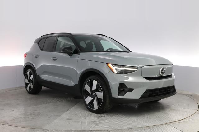 2024 Volvo XC40 Recharge — photo 10 of 22
