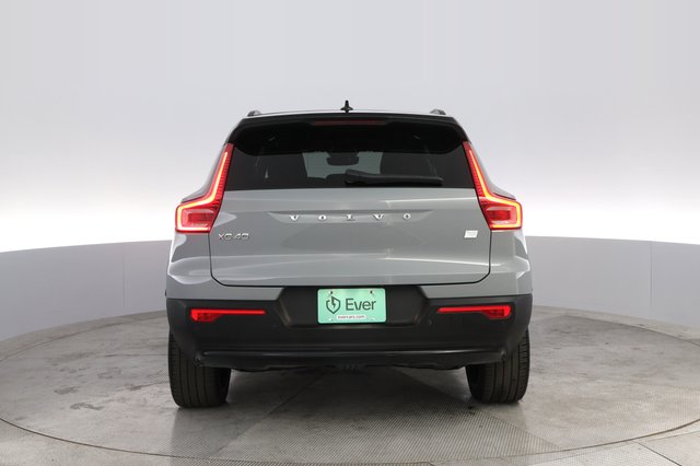 2024 Volvo XC40 Recharge — photo 12 of 22