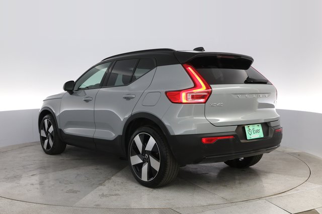 2024 Volvo XC40 Recharge — photo 13 of 22