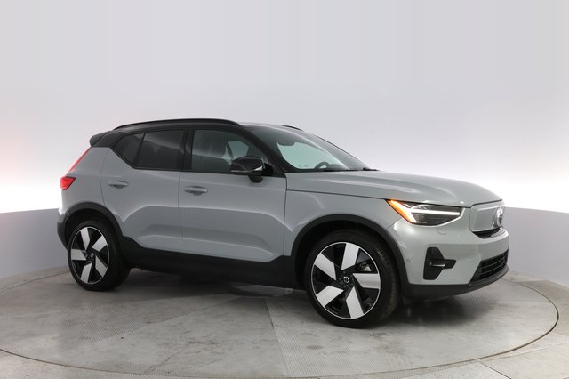 2024 Volvo XC40 Recharge — photo 11 of 22