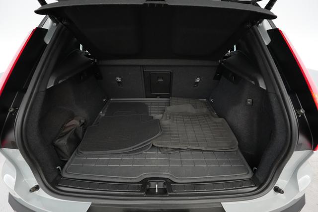 2024 Volvo XC40 Recharge — photo 6 of 22