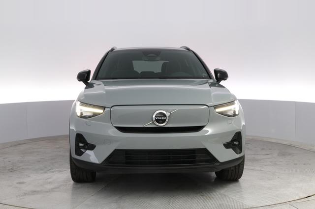 2024 Volvo XC40 Recharge — photo 9 of 22