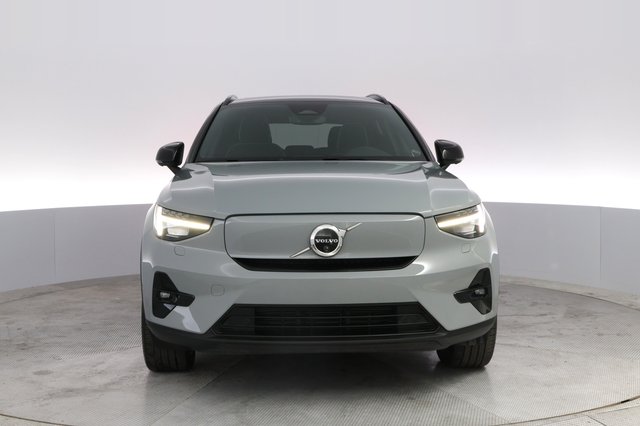 2024 Volvo XC40 Recharge — photo 9 of 22