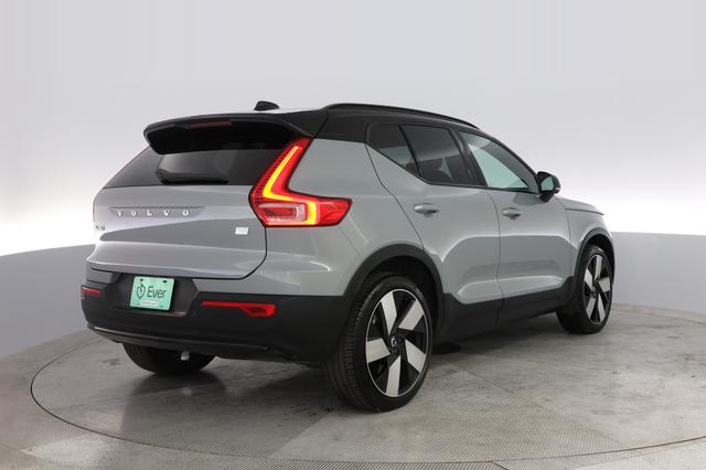 2024 Volvo XC40 Recharge — photo 2 of 22