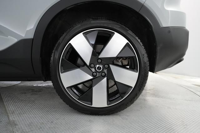 2024 Volvo XC40 Recharge — photo 7 of 22