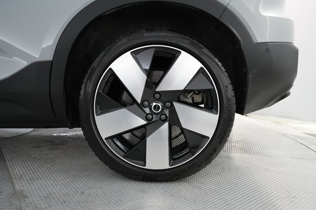 2024 Volvo XC40 Recharge — photo 7 of 22