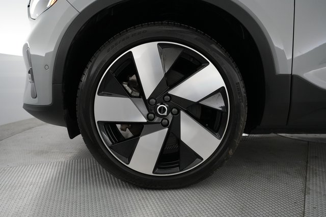 2024 Volvo XC40 Recharge — photo 17 of 22