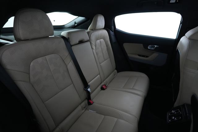 2022 Polestar 2 — photo 4 of 21