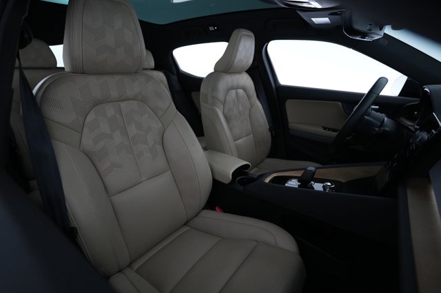 2022 Polestar 2 — photo 18 of 21