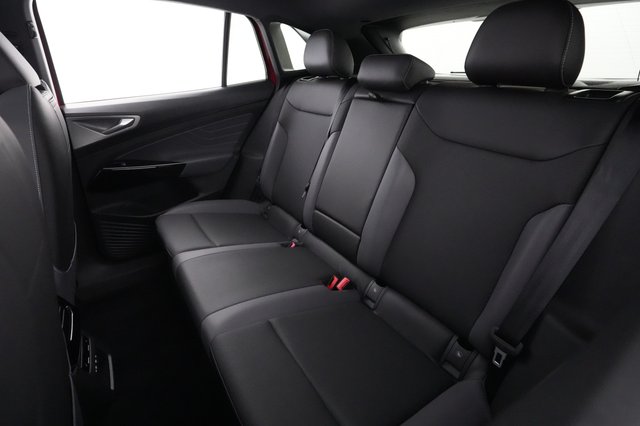 2023 Volkswagen ID.4 — photo 19 of 21