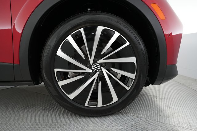 2023 Volkswagen ID.4 — photo 16 of 21