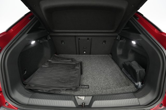 2023 Volkswagen ID.4 — photo 6 of 21