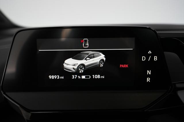 2023 Volkswagen ID.4 — photo 5 of 21