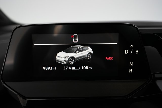 2023 Volkswagen ID.4 — photo 5 of 21