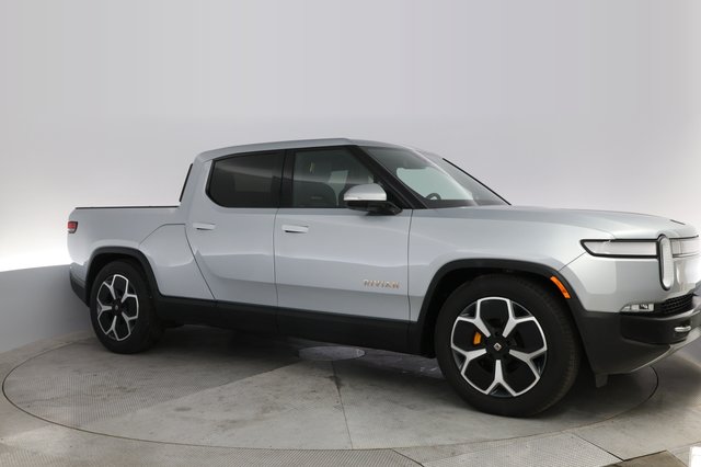 2023 Rivian R1T — photo 11 of 21