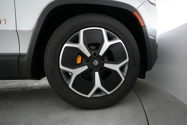 2023 Rivian R1T — photo 17 of 21