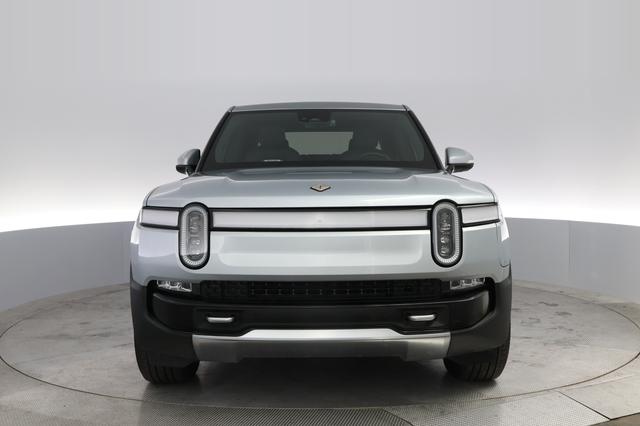 2023 Rivian R1T — photo 9 of 21