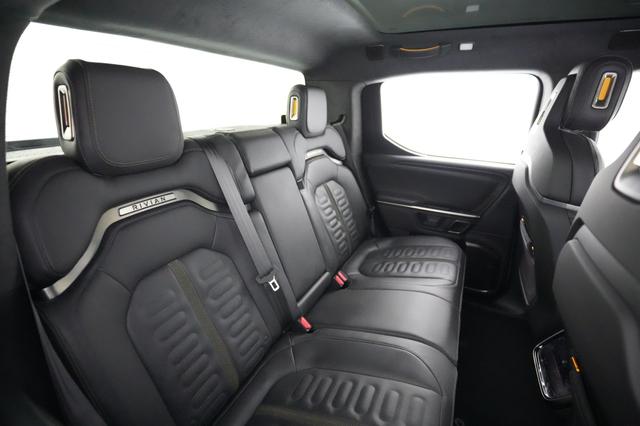 2023 Rivian R1T — photo 4 of 21