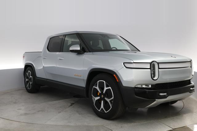 2023 Rivian R1T — photo 10 of 21