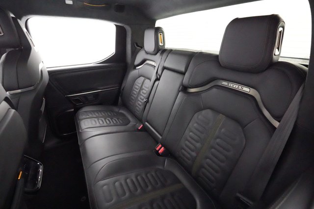 2023 Rivian R1T — photo 18 of 21
