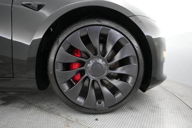 2023 Tesla Model 3 — photo 7 of 21