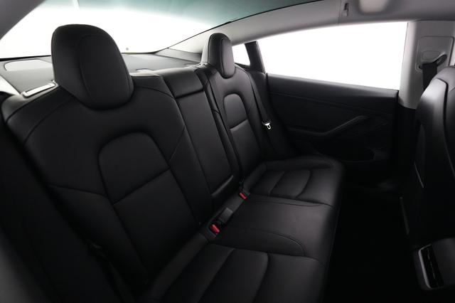 2023 Tesla Model 3 — photo 4 of 21