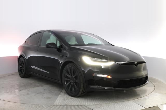 2022 Tesla Model X — photo 10 of 22
