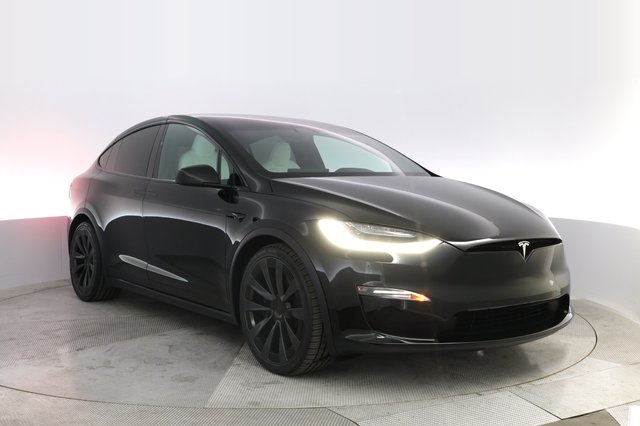 2022 Tesla Model X — photo 10 of 22