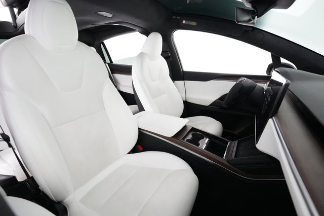 2022 Tesla Model X — photo 19 of 22
