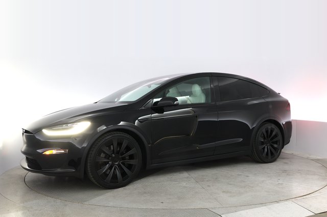 2022 Tesla Model X — photo 14 of 22