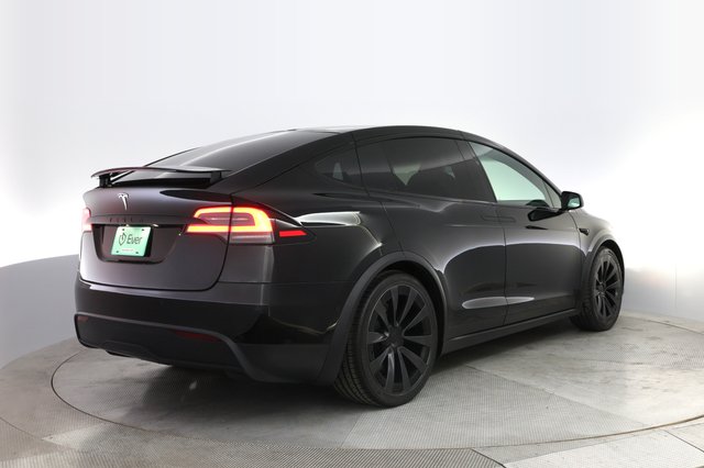 2022 Tesla Model X — photo 2 of 22