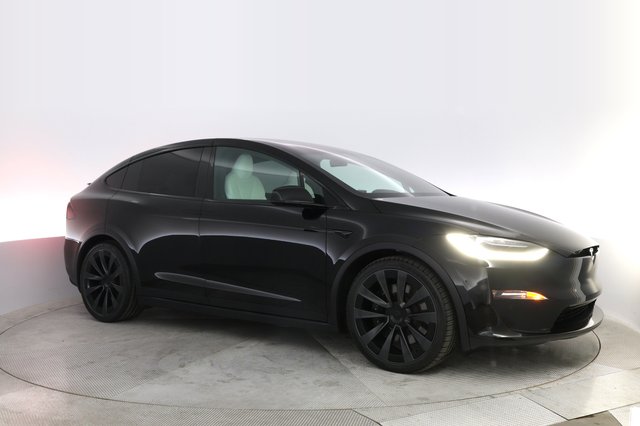 2022 Tesla Model X — photo 11 of 22