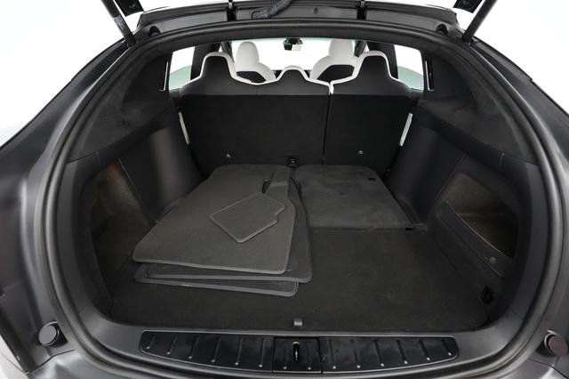 2022 Tesla Model X — photo 6 of 22
