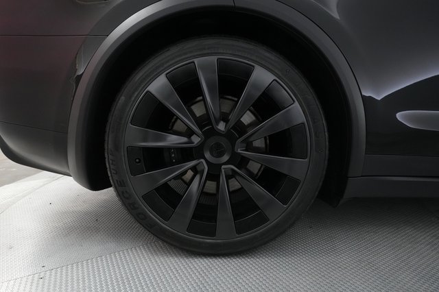 2022 Tesla Model X — photo 7 of 22