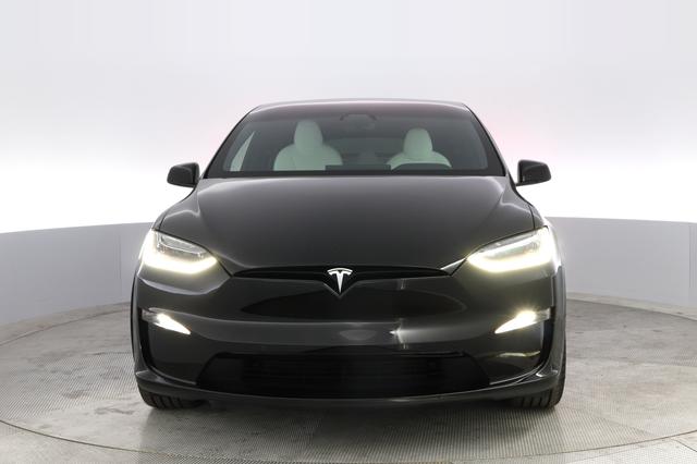 2022 Tesla Model X — photo 9 of 22