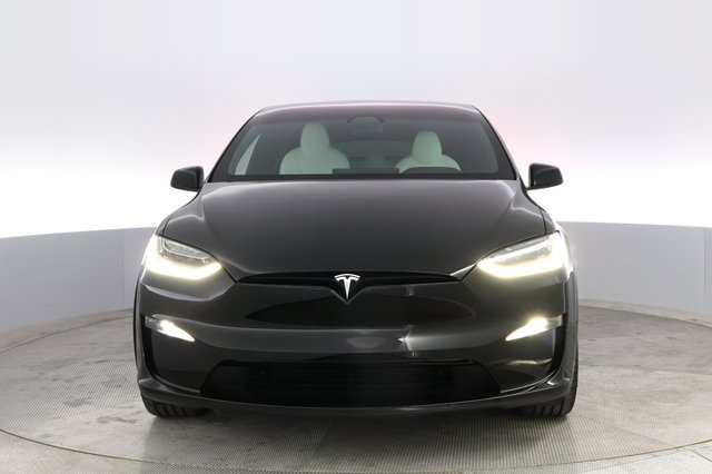 2022 Tesla Model X — photo 9 of 22