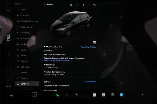 2022 Tesla Model X — photo 5 of 22