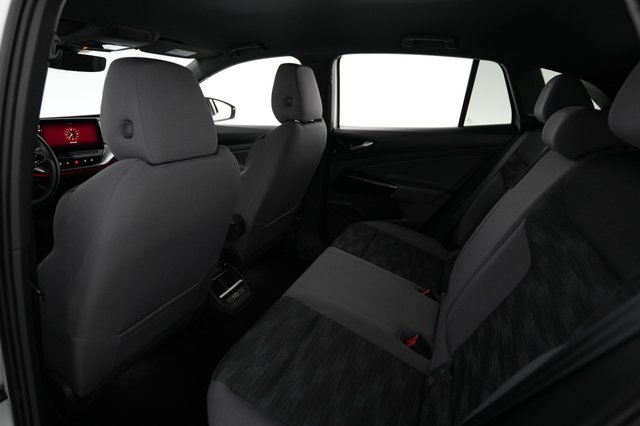 2021 Volkswagen ID.4 — photo 18 of 25