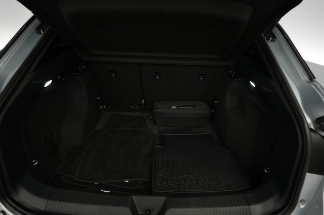 2021 Volkswagen ID.4 — photo 6 of 25