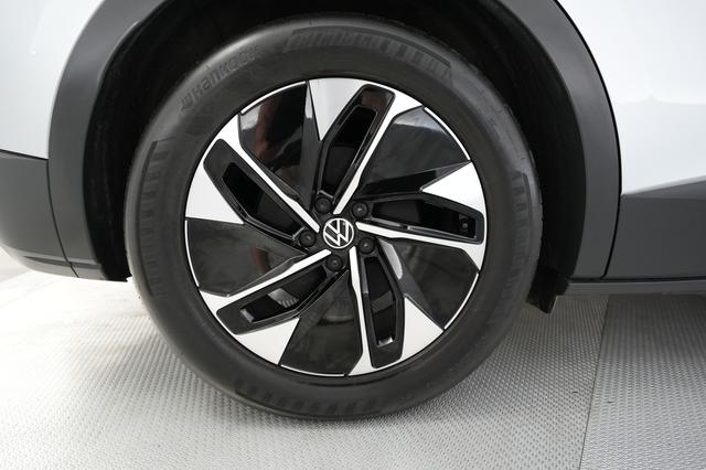 2021 Volkswagen ID.4 — photo 7 of 25