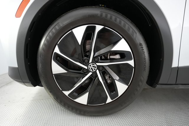 2021 Volkswagen ID.4 — photo 15 of 25