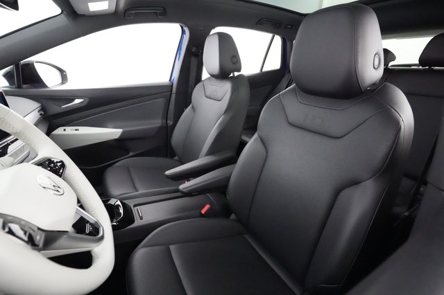 2021 Volkswagen ID.4 — photo 3 of 20