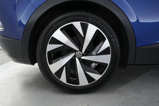 2021 Volkswagen ID.4 — photo 7 of 20