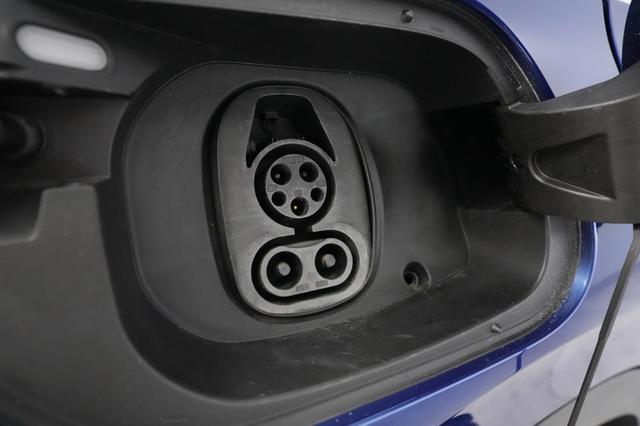 2021 Volkswagen ID.4 — photo 8 of 20